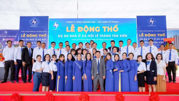 Lễ tân phục vụ Lễ động thổ Lê Thành Tân Kiên