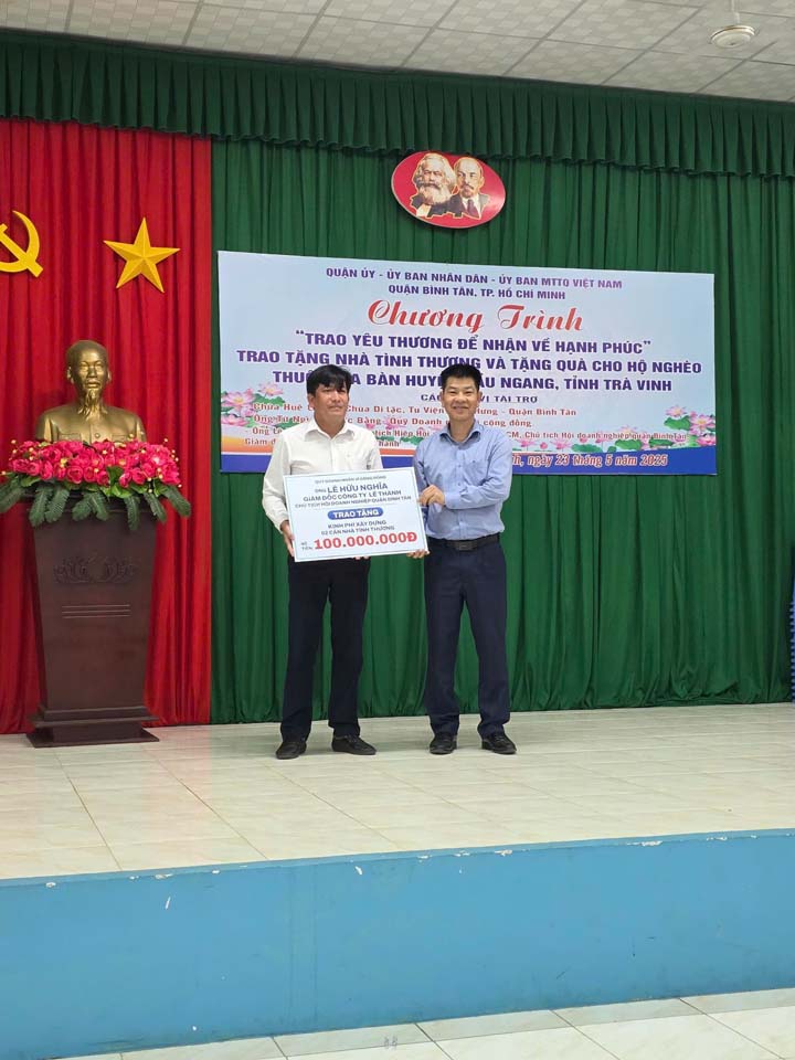 Chủ tịch Lê Hữu Nghĩa trao tặng 2 căn nhà tình thương ở tỉnh Trà Vinh